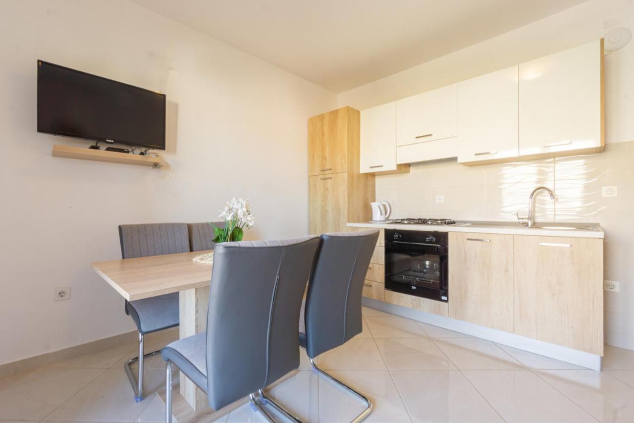 מטינה Apartment And Room Bacic מראה חיצוני תמונה