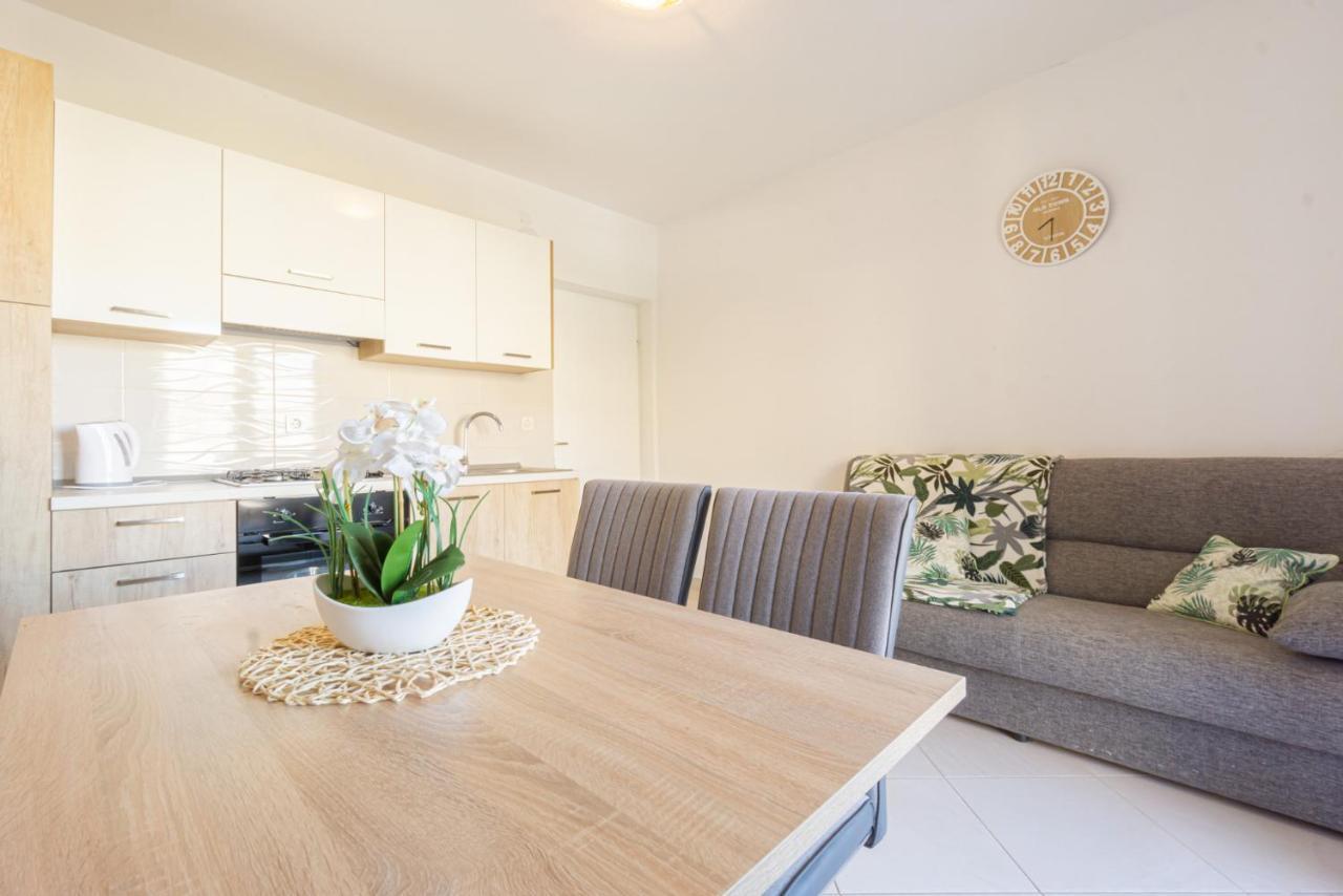 מטינה Apartment And Room Bacic מראה חיצוני תמונה